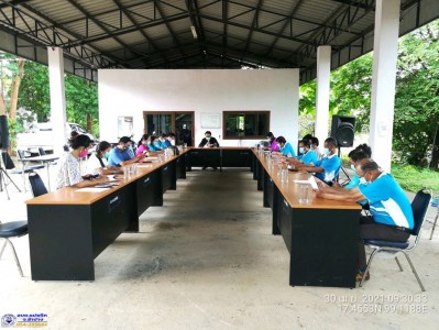 การประชุมคณะกรรมการบริหารกองทุนหลักประกันสุขภาพ อบต.แม่พริก ... Image 1